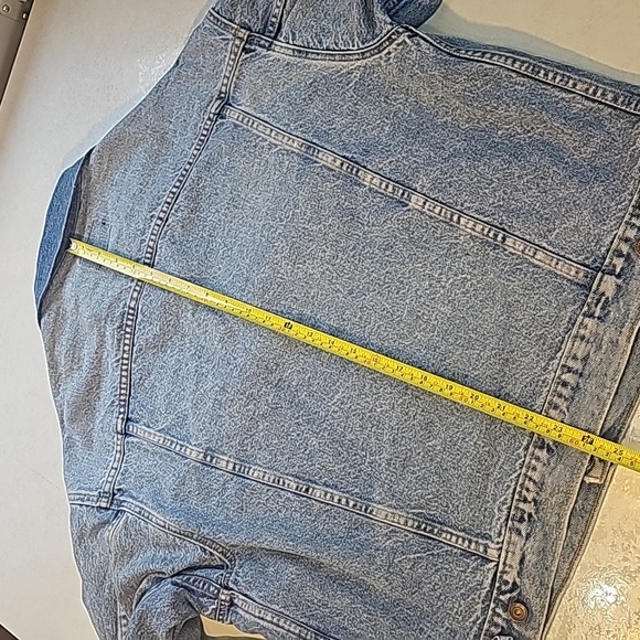 Vintage 90s Levi's Jean Jacket - Picture 10 of 16